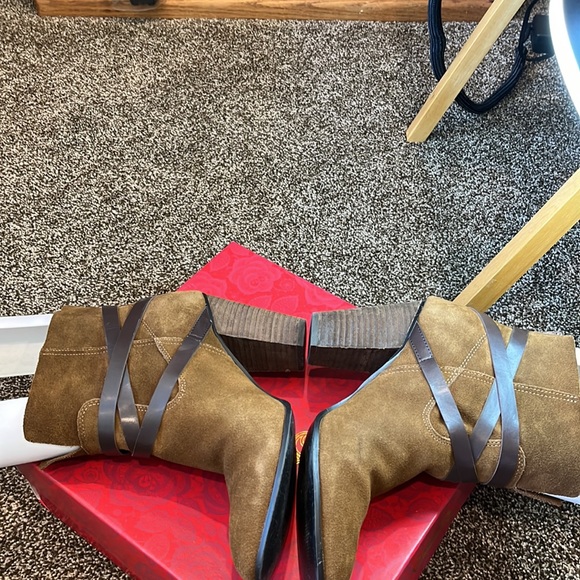 Carlos Santana Miles Strappy brown suede stacked heel bootie - Picture 7 of 10